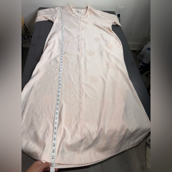 Oscar de la Renta Floral Long Sleeve Vintage Nightgown - Picture 8 of 8